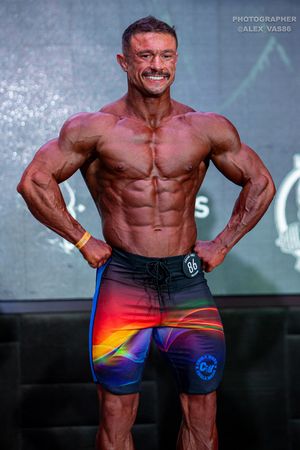 MEN'S PHYSIQUE 174